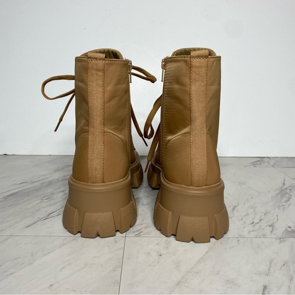 Steve Madden Thora Tan Chunky Lug Sole Lace Up Boot 9M - Picture 3 of 14